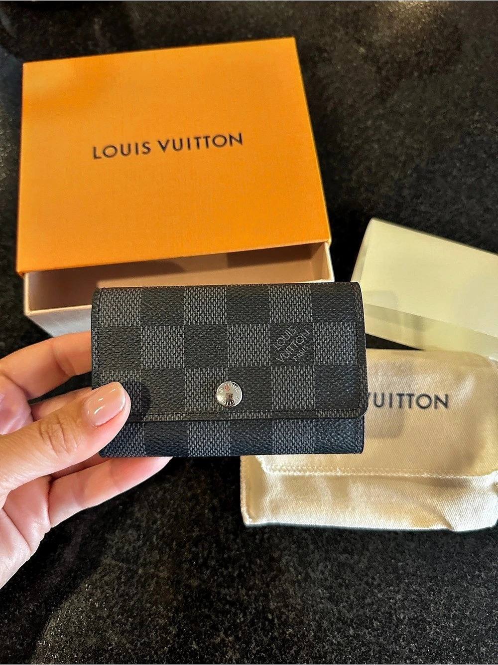 Louis Vuitton Damier Graphite 6 Key Holder Black & Gray